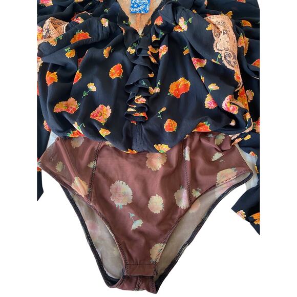 FREE PEOPLE INTIMATELY BLACK FLORAL LONG SLEEVE LACE & RUFFLE SNAP BODY SUIT - Picture 7 of 8